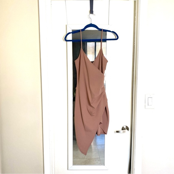 Mauve Pink Asymmetrical Rouched Wrapped Dress - Picture 3 of 12